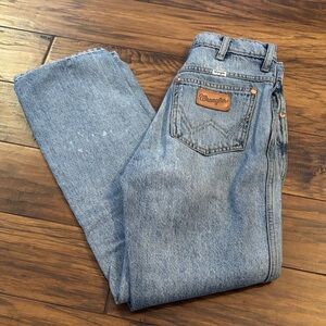 Wrangler Wild West high rise Straight Jeans in Faded Blue